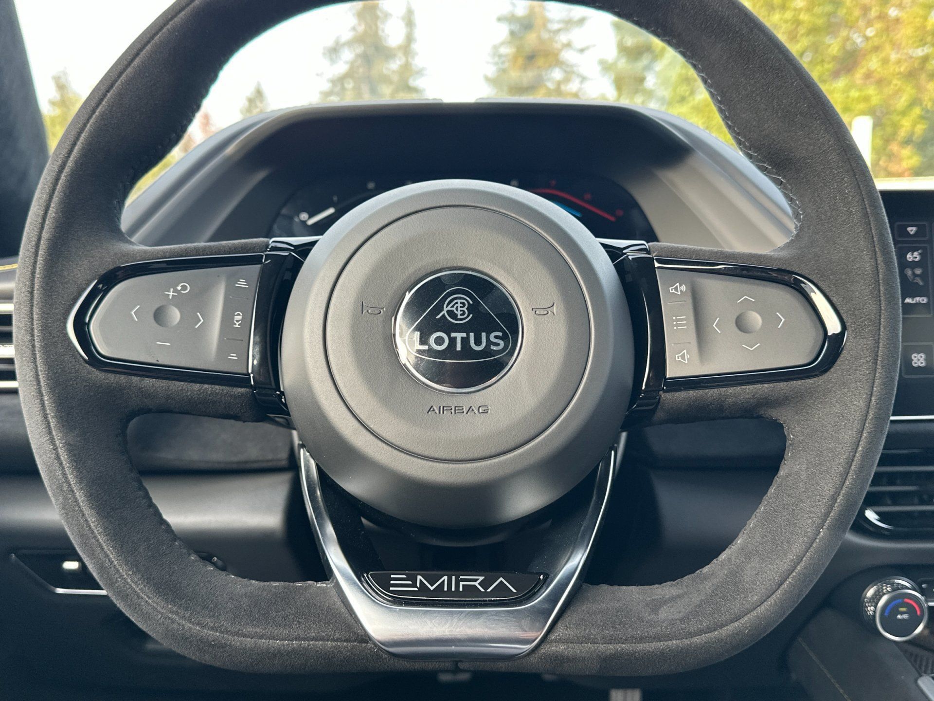 Used 2025 Lotus Emira RWD image 21