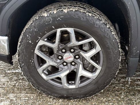 Used 2022 GMC Sierra 1500 SLE image 8