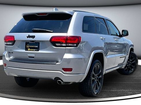 Used 2020 Jeep Grand Cherokee Altitude AWD/4WD image 6