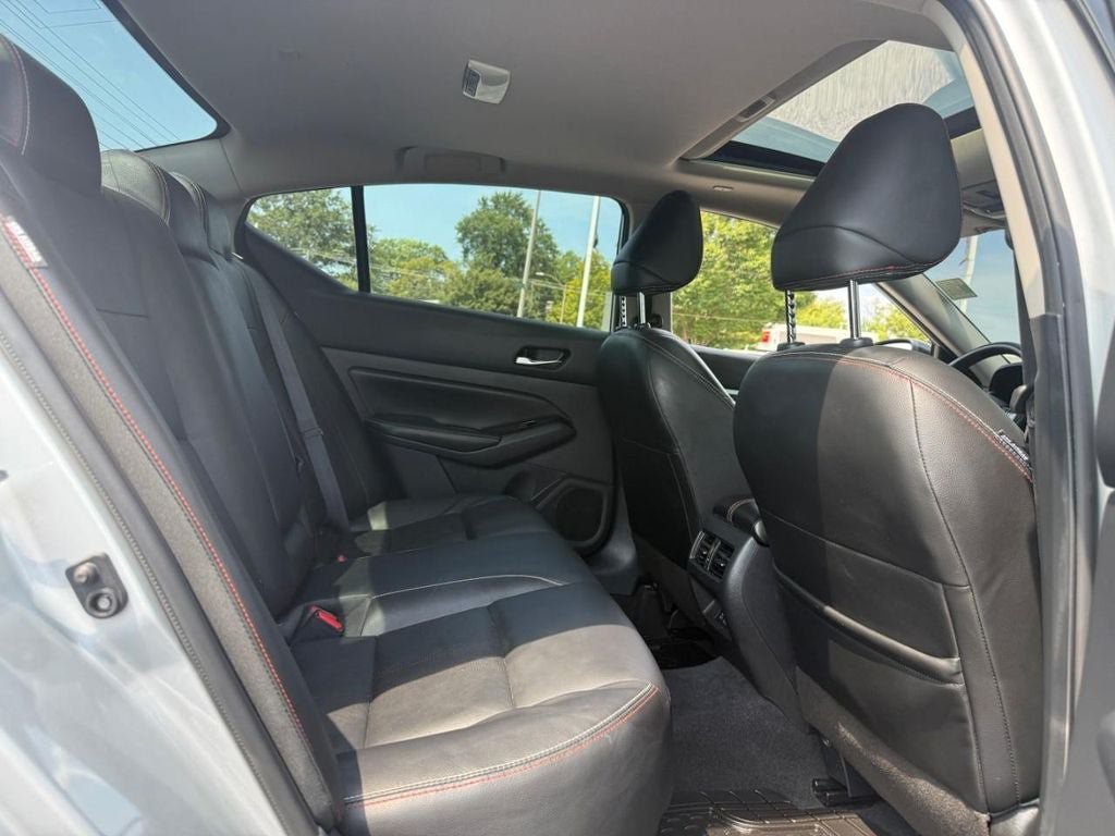 Used 2023 Nissan Altima 2.0 SR FWD image 11