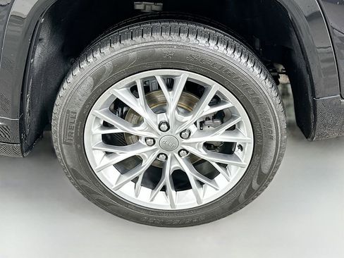 Used 2024 Jeep Grand Cherokee Summit AWD/4WD image 32