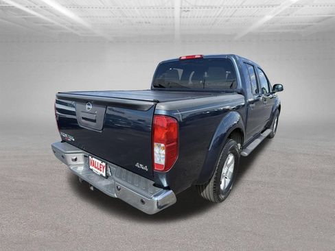 Used 2013 Nissan Frontier SV w/ SV Value Truck Pkg AWD/4WD image 3