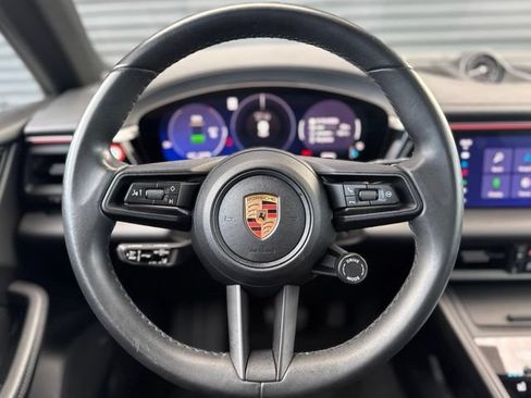 Used 2024 Porsche Macan 4 Electric AWD/4WD image 20