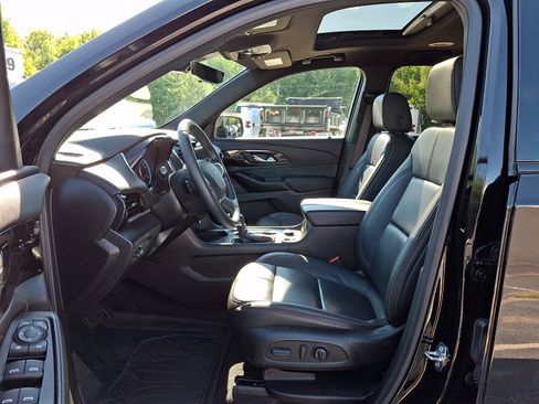 Used 2023 Chevrolet Traverse RS w/ LPO, Floor Liner Package AWD/4WD image 14