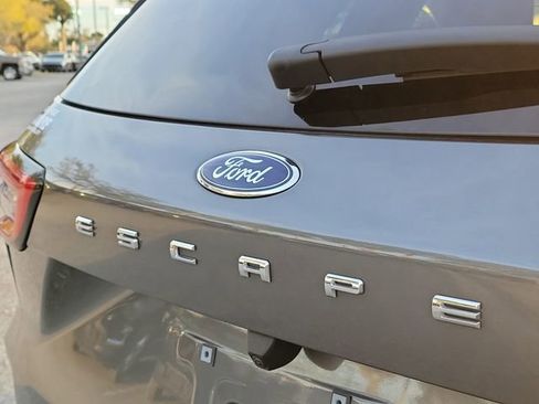 Used 2025 Ford Escape ST-Line image 8