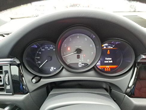 Used 2026 Porsche Macan S image 28