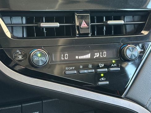 Certified 2022 Toyota Camry SE FWD image 18