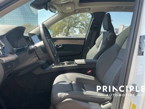 Certified 2025 Volvo XC90 B6 Plus image 27