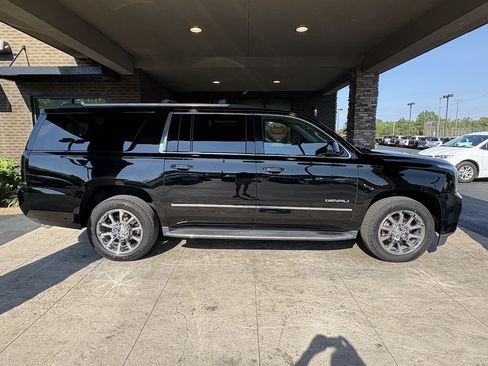 Used 2017 GMC Yukon XL Denali w/ Open Road Package AWD/4WD image 5
