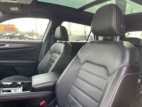 Used 2025 Volkswagen Atlas Cross Sport SEL R-Line image 22