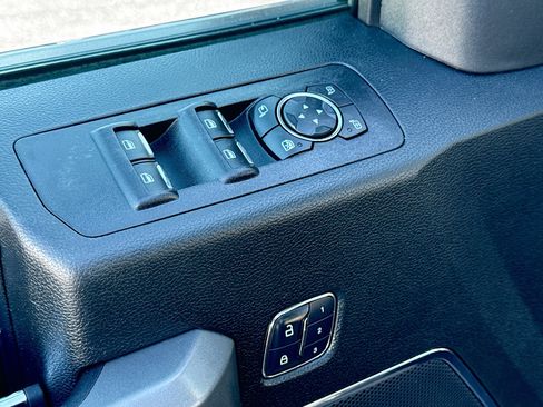 Used 2017 Ford F150 Platinum w/ Equipment Group 701A Luxury image 8