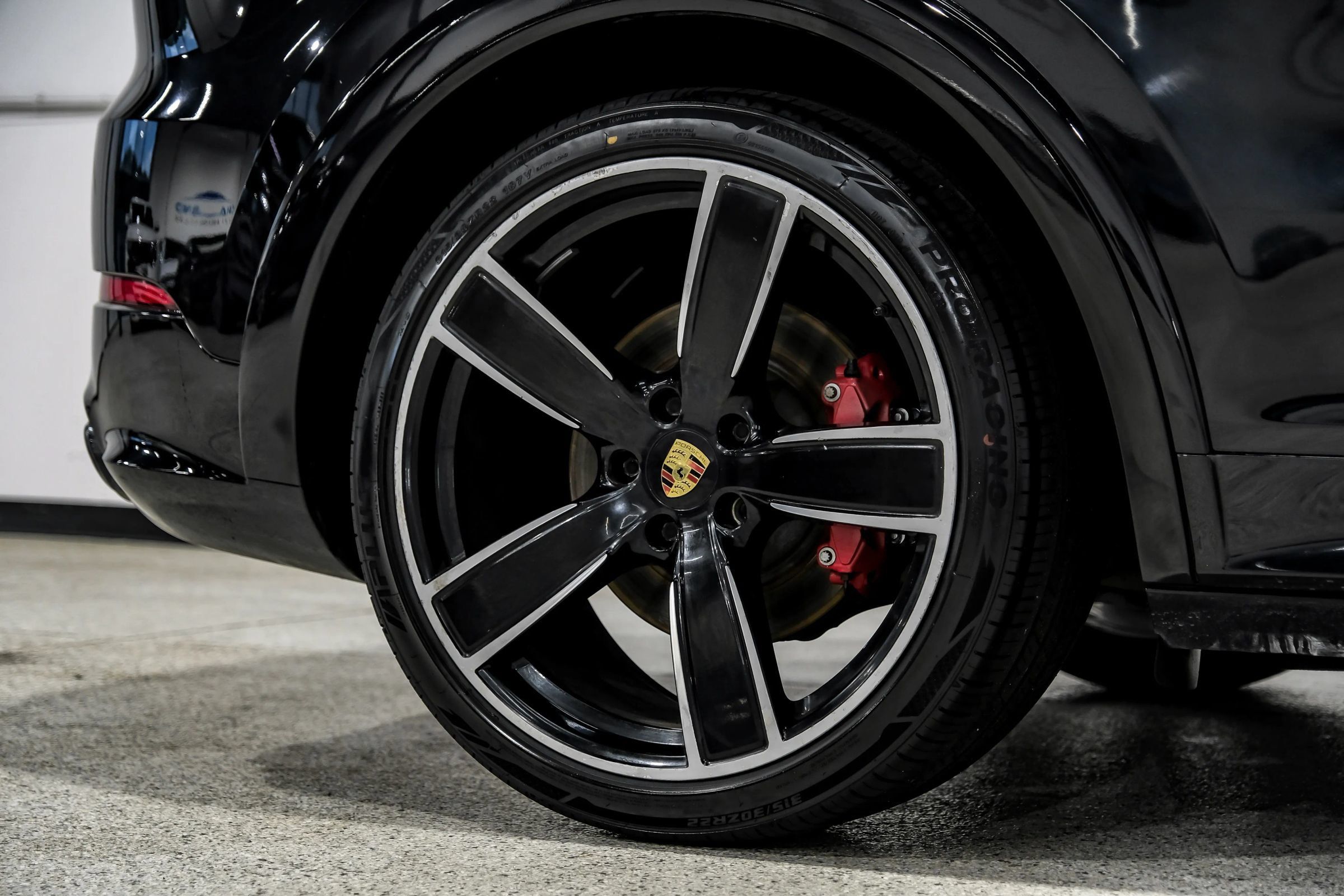 Used 2021 Porsche Cayenne GTS w/ Premium Package AWD/4WD image 69
