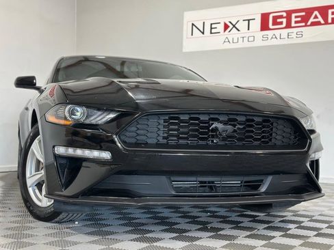 Used 2020 Ford Mustang Coupe image 5
