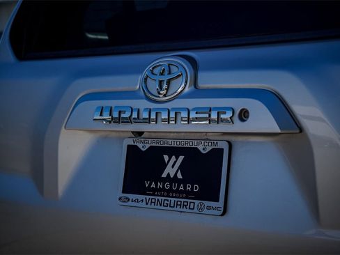 Used 2014 Toyota 4Runner SR5 image 7