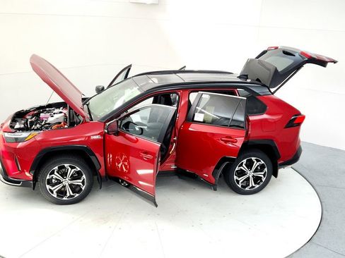 Certified 2024 Toyota RAV4 XSE w/ Weather Package AWD/4WD image 18