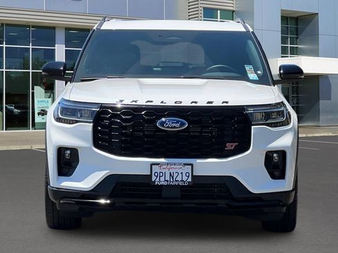 Certified 2025 Ford Explorer ST AWD/4WD image 5