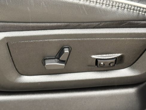 Used 2025 RAM 2500 Laramie AWD/4WD image 28