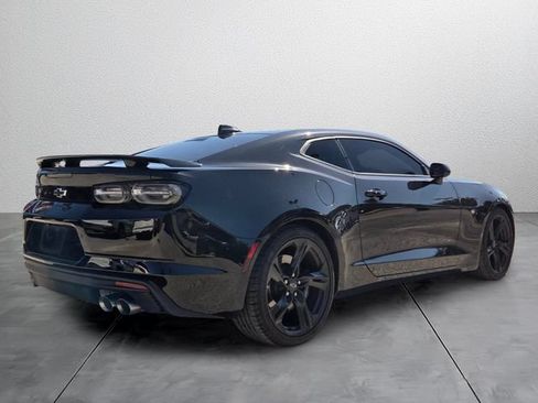 Used 2020 Chevrolet Camaro SS RWD image 4