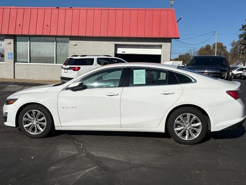 Used 2022 Chevrolet Malibu LT image 2