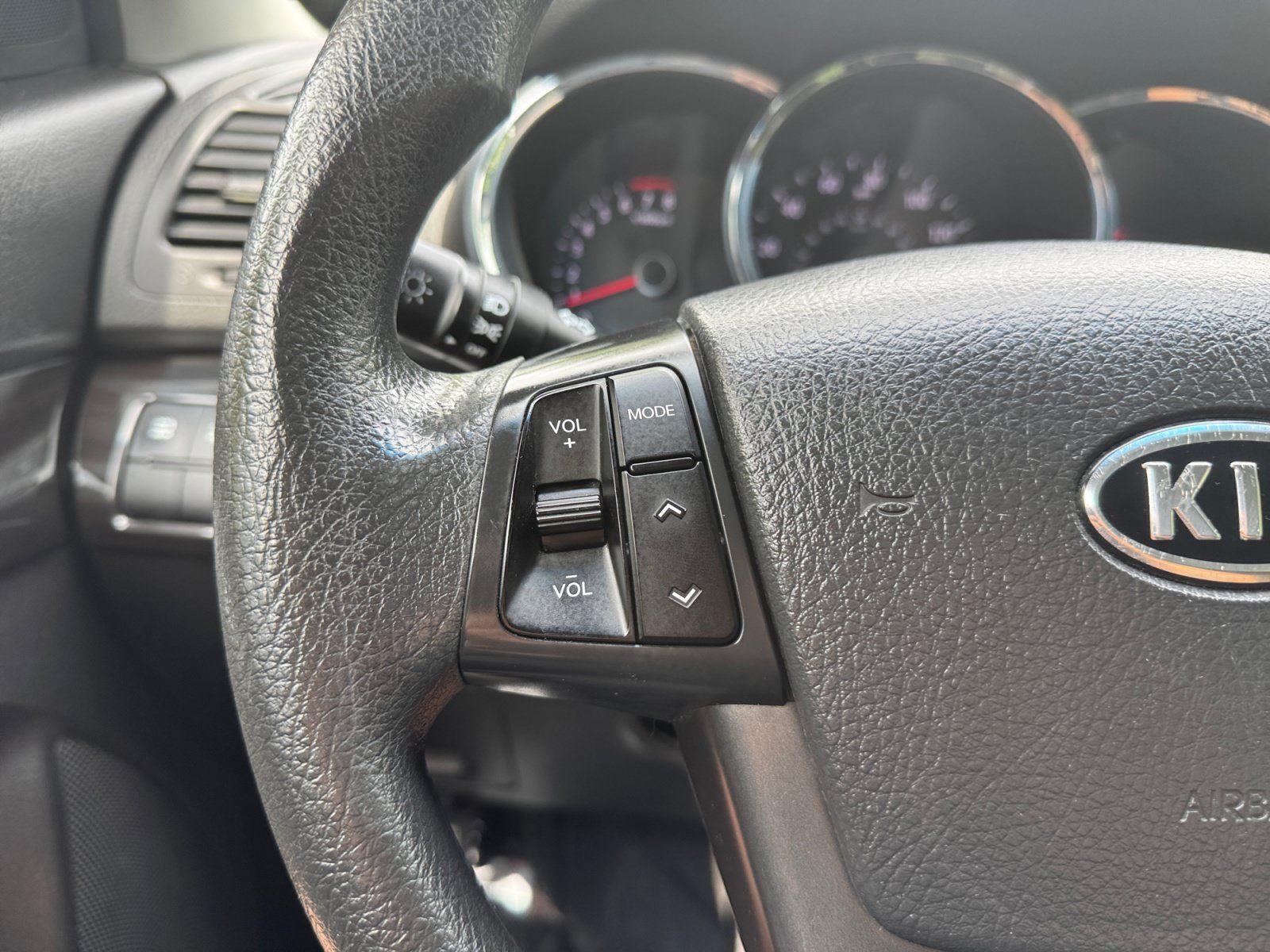Used 2012 Kia Sorento FWD image 19