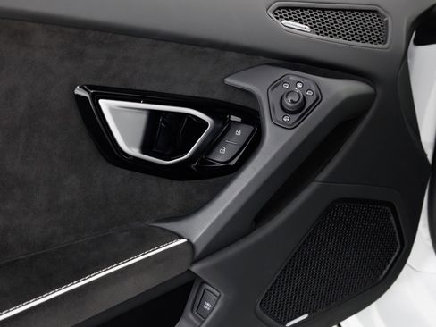 Used 2020 Lamborghini Huracan EVO AWD/4WD image 35