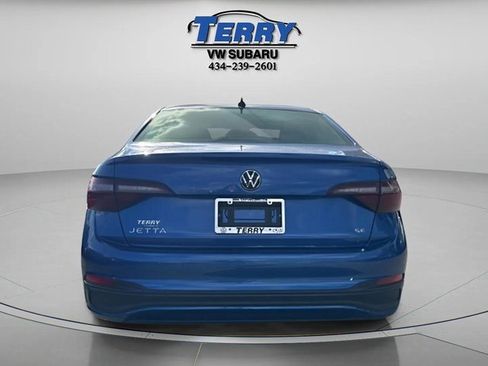Used 2024 Volkswagen Jetta SE w/ Panoramic Sunroof Package image 4