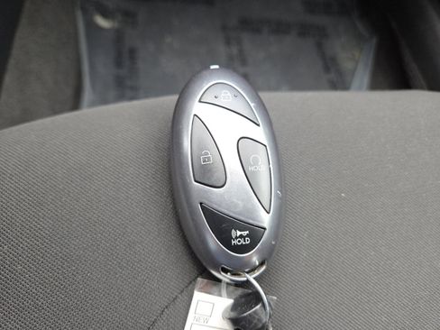 Used 2025 Hyundai Elantra SEL FWD image 35