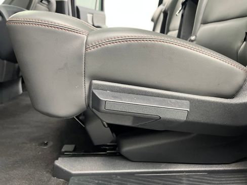 Used 2025 Ford Expedition Active AWD/4WD image 13