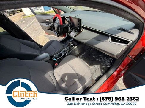 Used 2019 Toyota Corolla Hatchback w/ SE Option Package FWD image 18