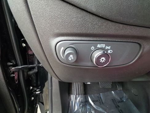 Used 2023 Chevrolet Equinox LS FWD image 20