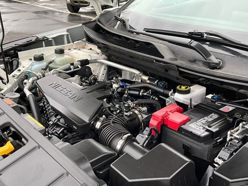 Used 2024 Nissan Rogue S image 10