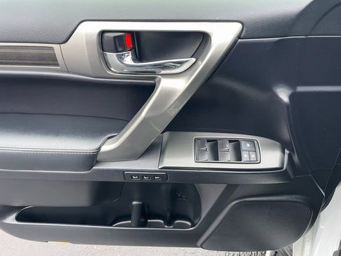 Used 2023 Lexus GX 460 Premium image 14