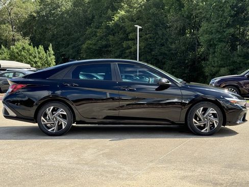 New 2025 Hyundai Elantra Sport image 8