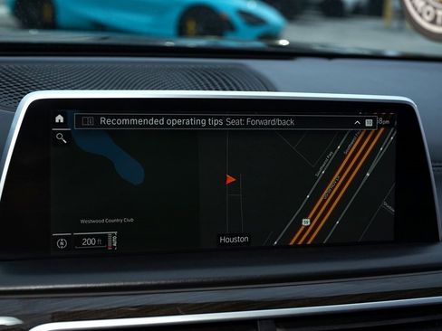 Used 2021 BMW 740i xDrive w/ Premium Package image 15