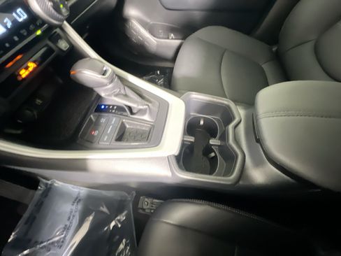 Used 2025 Toyota RAV4 XLE Premium FWD image 25