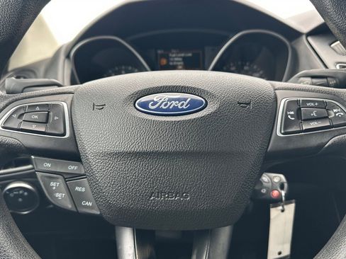 Certified 2018 Ford Focus SE FWD image 20