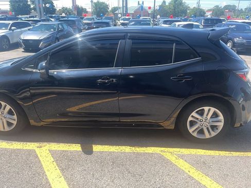 Used 2021 Toyota Corolla SE FWD image 2