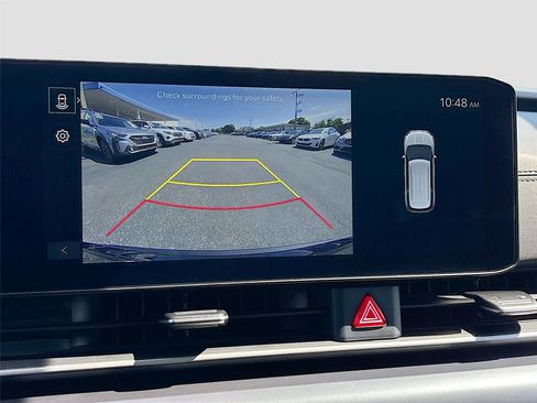 Used 2025 Kia Carnival FWD image 16
