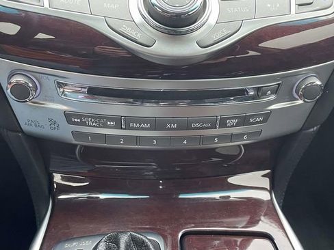 Used 2015 INFINITI Q70 3.7 image 25