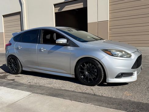 Used 2013 Ford Focus ST image 11