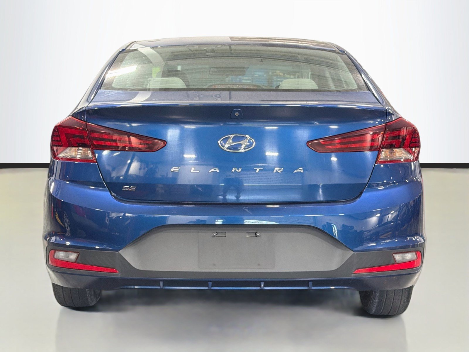 Used 2020 Hyundai Elantra SE FWD image 4