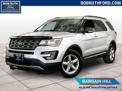 Used 2017 Ford Explorer XLT w/ Equipment Group 202A AWD/4WD image 1