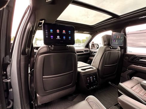 Used 2025 GMC Yukon AT4 Ultimate w/ LPO, Floor Liner Package AWD/4WD image 23