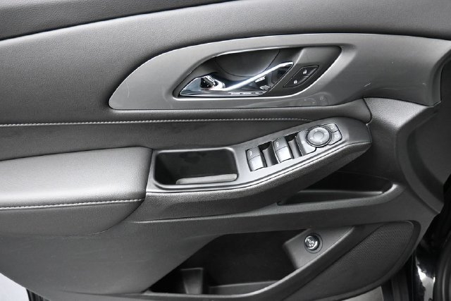 Used 2023 Chevrolet Traverse LT FWD image 13