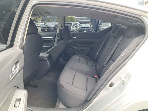 Used 2022 Nissan Altima 2.5 SV FWD image 13