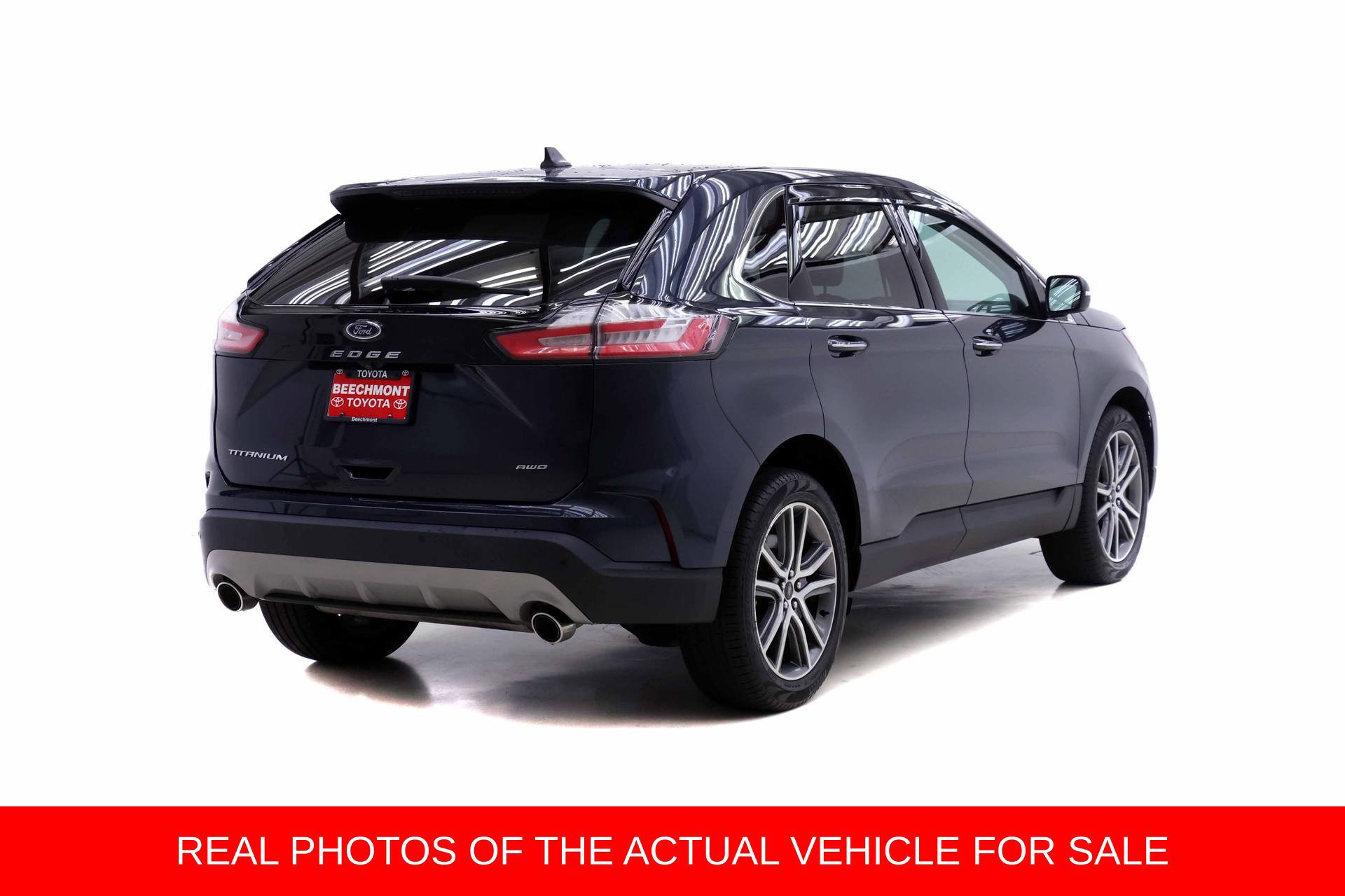Used 2024 Ford Edge Titanium AWD/4WD image 2
