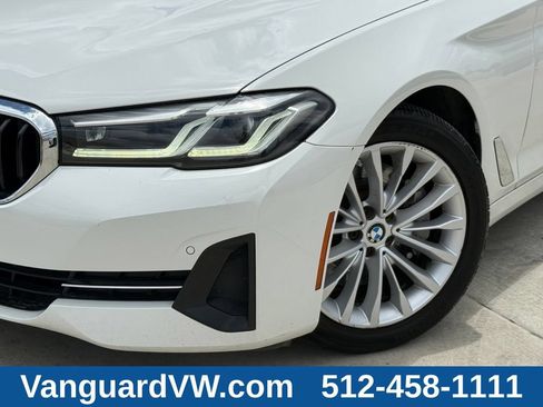 Used 2021 BMW 530i w/ Convenience Package RWD image 3