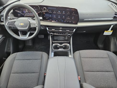 New 2026 Chevrolet Traverse LT w/ Sun and Wheel Package FWD image 19