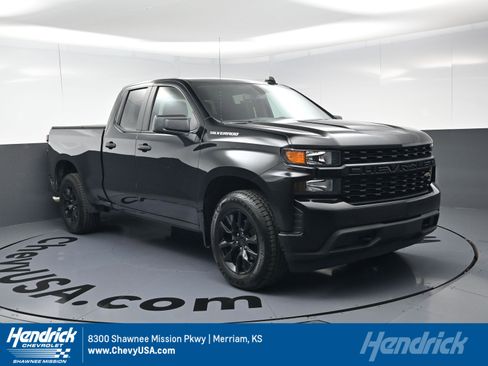 Used 2019 Chevrolet Silverado 1500 Custom w/ Custom Value Package image 1