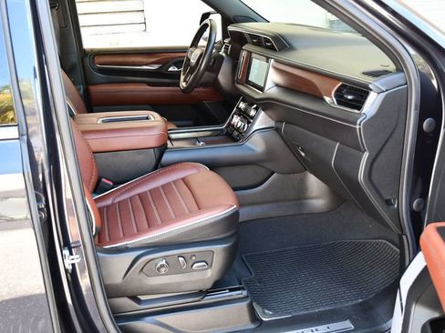 Used 2023 GMC Yukon Denali Ultimate AWD/4WD image 22